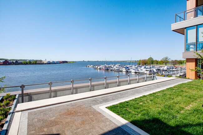 Building Photo - 2121 First Street Southwest-SI FL4-ID258