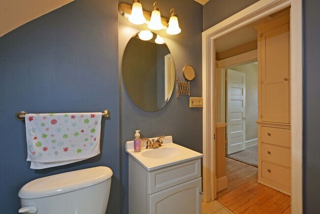 Building Photo - 3BD Home with Deck, Fenced Yard & Garage—S...