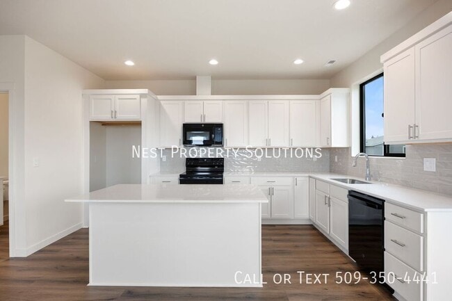 Building Photo - 601 S Dorsing St