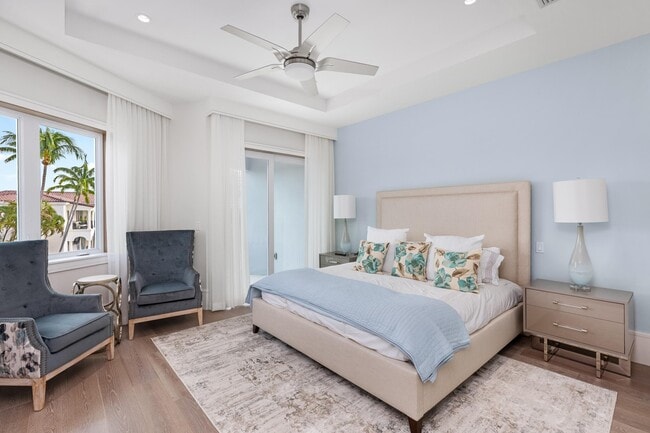 Building Photo - 863 Enfield St