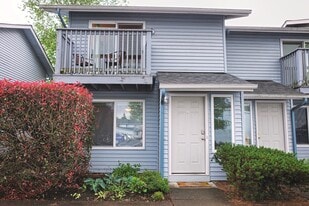 Building Photo - 2555 SW Pickford St