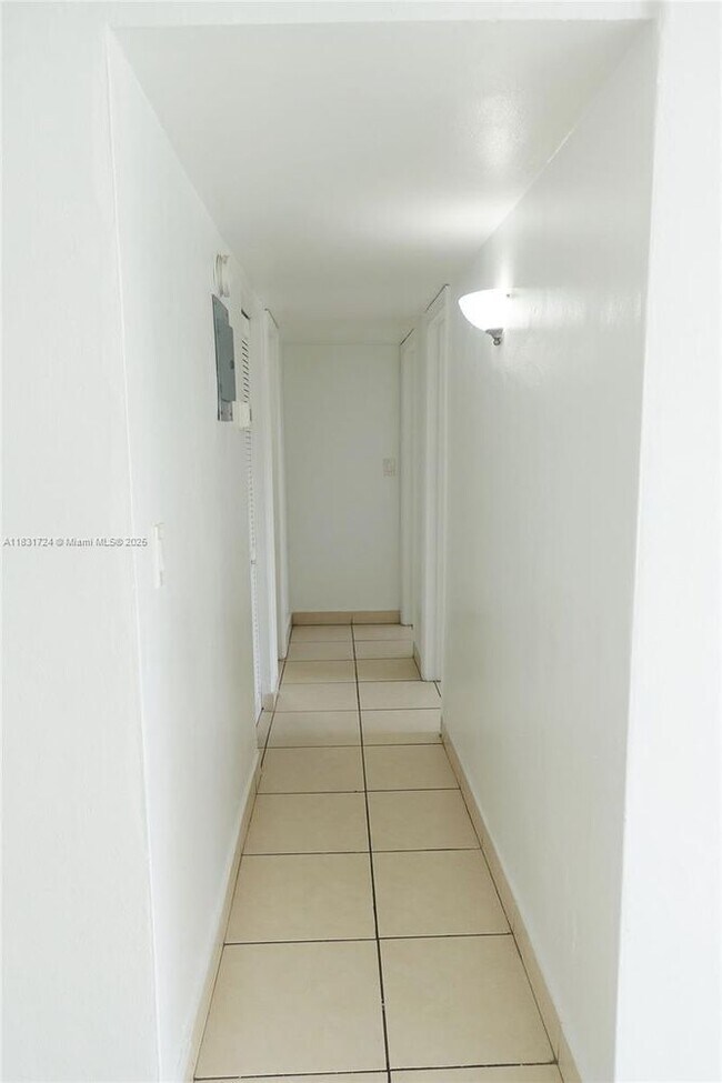 Building Photo - 495 NW 72nd Ave