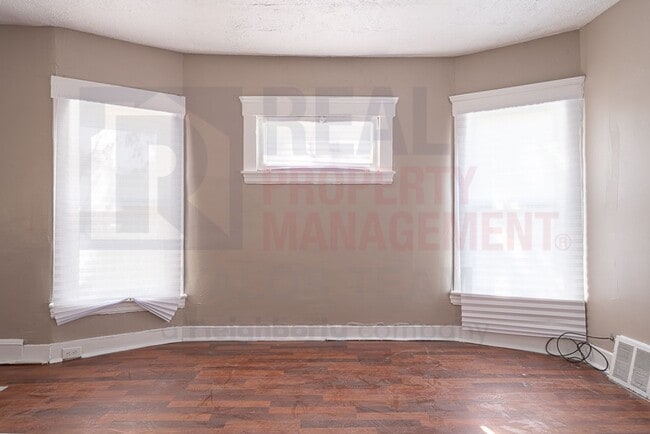 Building Photo - 3643 W 39th St