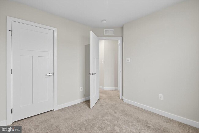 Building Photo - 150 Fletcher Cir