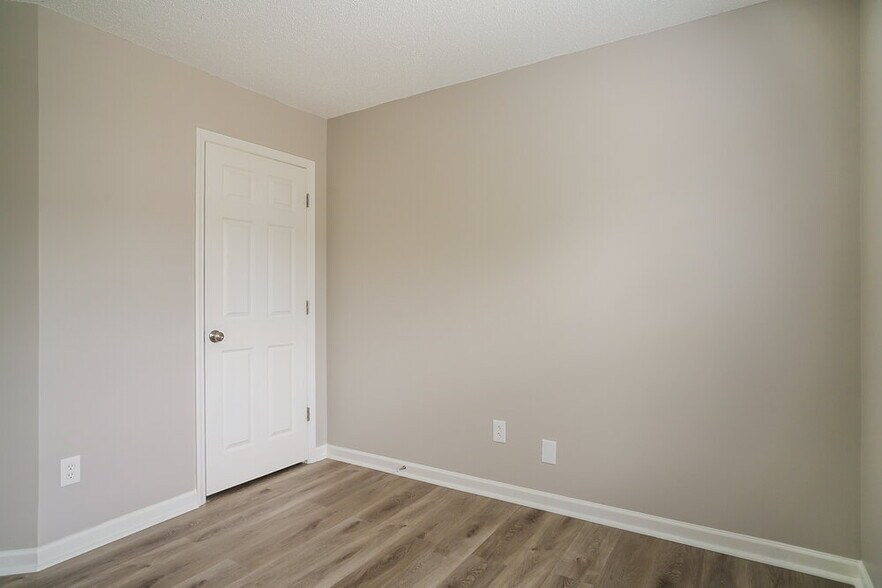 Building Photo - 4904 Silverdene St