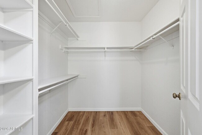 Building Photo - 1365 N Diane Cir