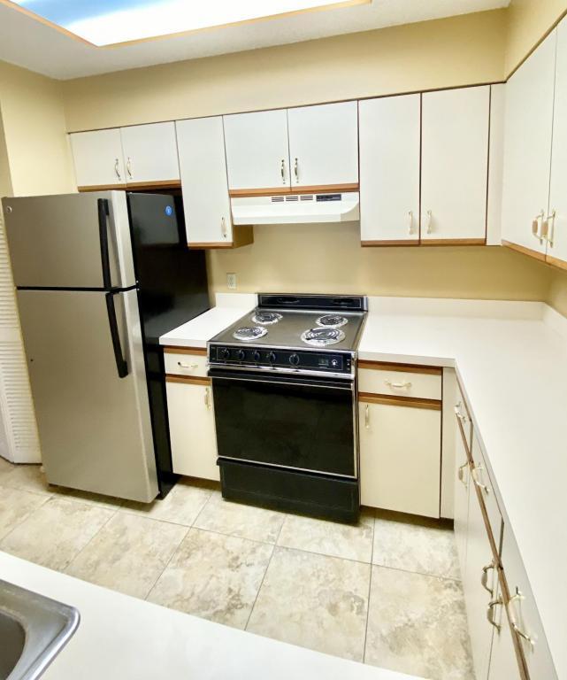 Building Photo - 2333 Feather Sound Dr