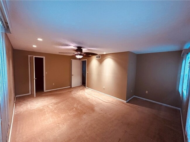 Building Photo - 3 Reids Grove
