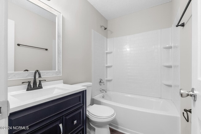 Building Photo - 135 Twinwood Dr