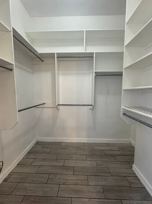 Building Photo - 20 Havenshire Cir