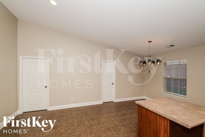 Building Photo - 605 Hidden Brook Trail