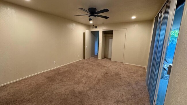 Building Photo - 493 N Alta Ave