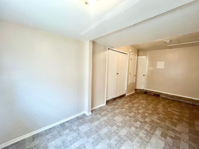 Building Photo - 2 Bedroom 2 bath in BIG COUNTRY GDN HMS