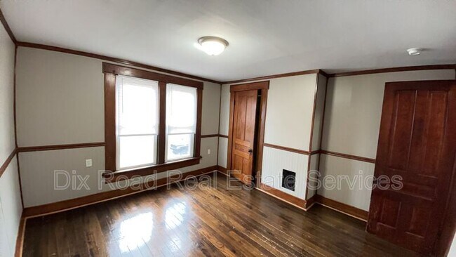 Building Photo - 118 Martz Ave