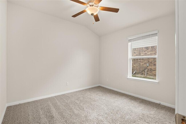 Building Photo - 105 Saviano Rd