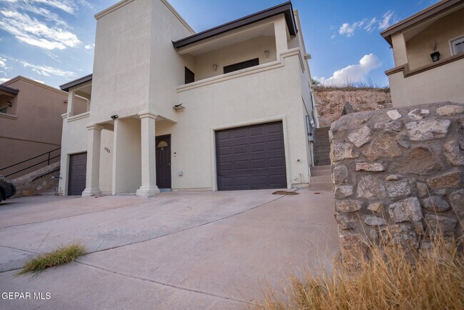 Building Photo - 4725 Pistolero Ln