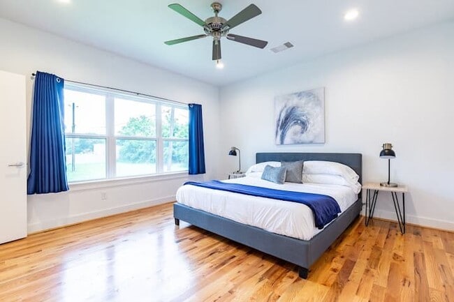 Building Photo - 1753 Pasadena St