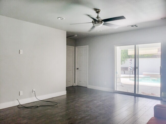 Building Photo - 51305 Avenida Vallejo