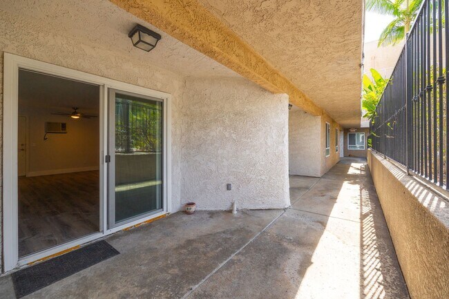 Building Photo - Fully Renovated 2-Bedroom Condo - Everything is NEW!
