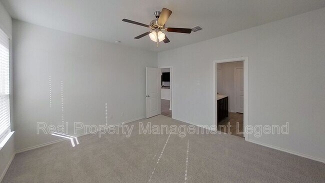 Building Photo - 8998 Fair Oaks Dr