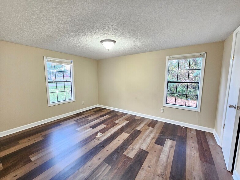 Building Photo - 8363 Raleigh Rd