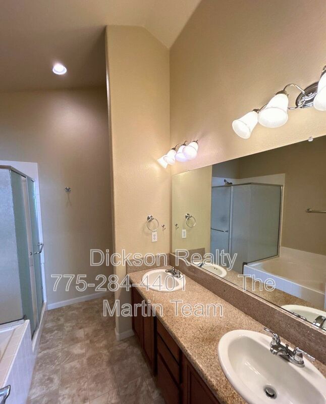 Building Photo - 5718 Pumpkin Ridge Dr