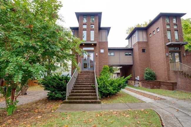 Building Photo - Luxury Brownstone in the heart of 12 South