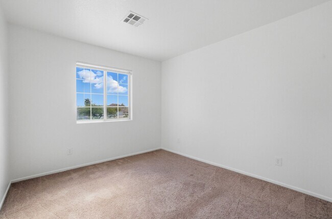 Building Photo - Stunning 4 bedroom home In North Las Vegas