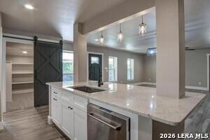 Building Photo - 700 Firefly Dr