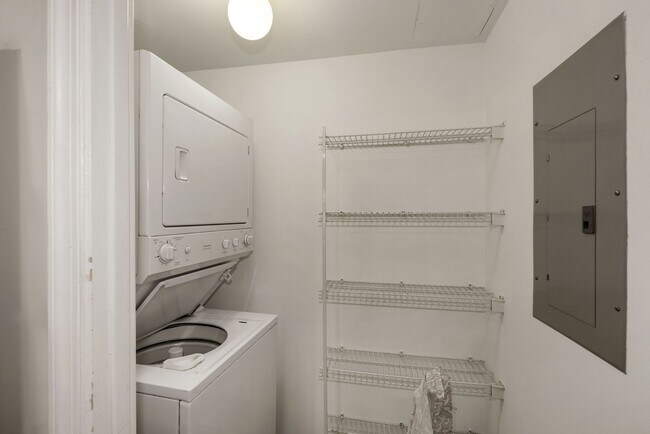 Building Photo - $400 Off! Professionally Managed, Spacious...