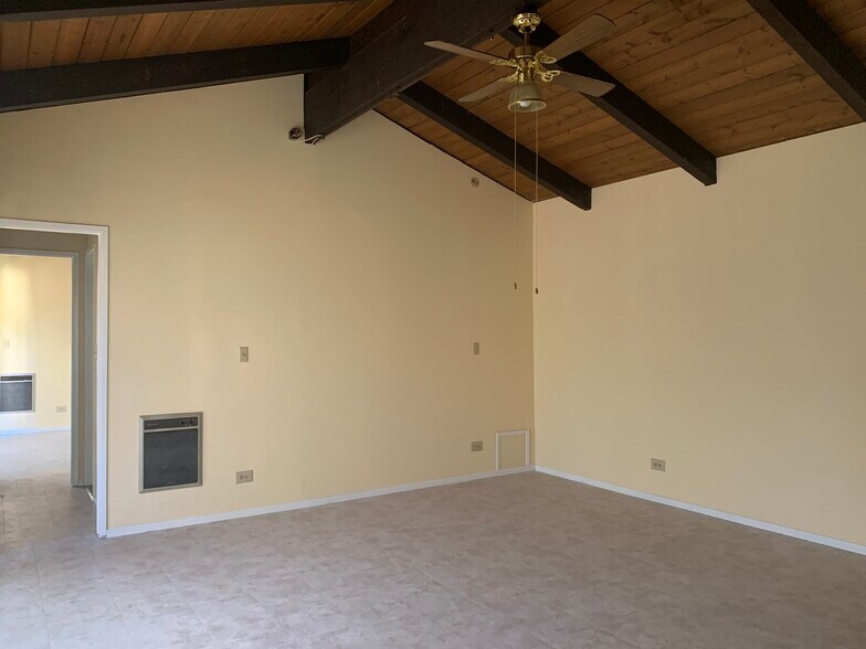 Building Photo - 1100 S Lincoln Ave