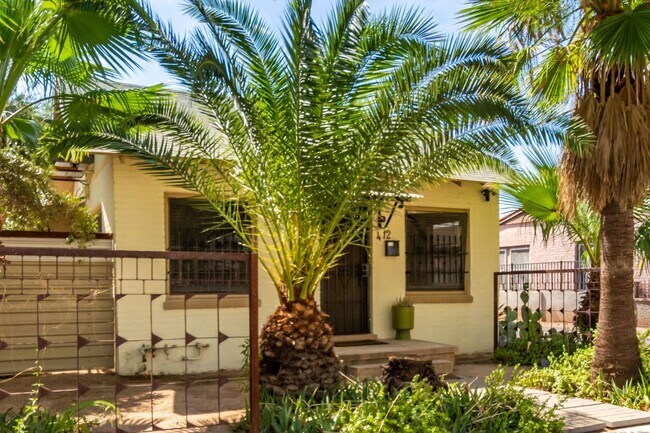 Building Photo - One Bedroom Single Family Home - Garfield District - First Month Free!