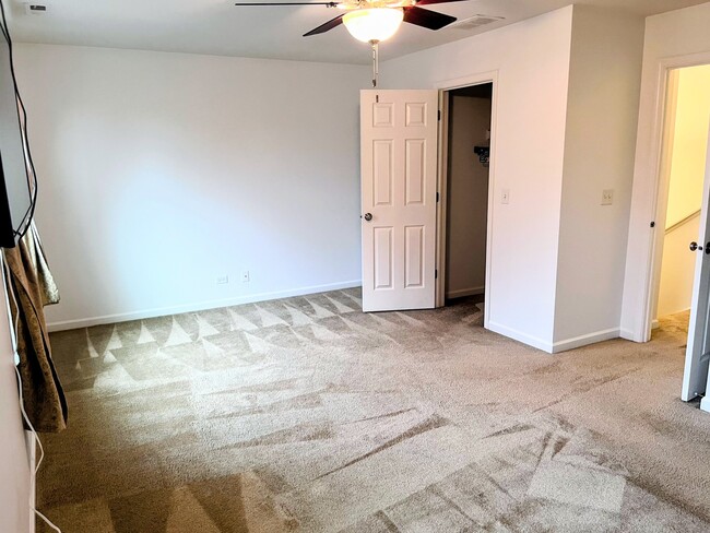 Building Photo - 434 Town Center Blvd