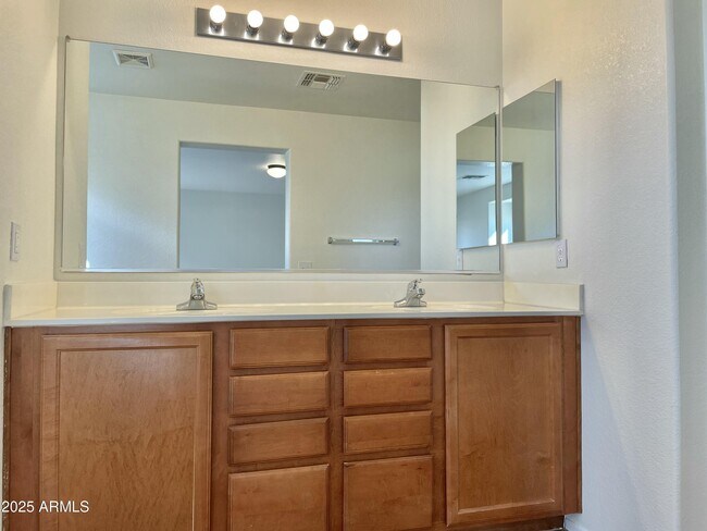 Building Photo - 3871 E Jasper Dr