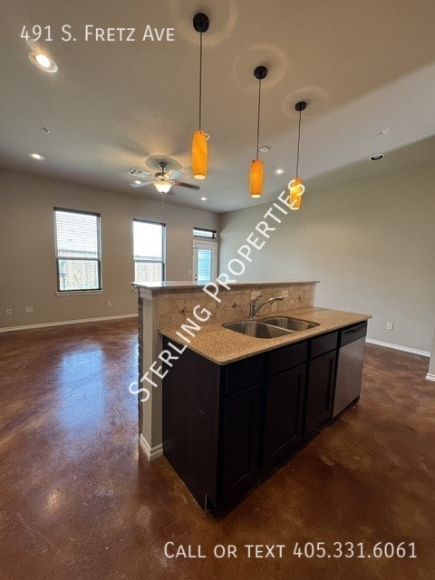 Building Photo - 491 S Fretz Ave