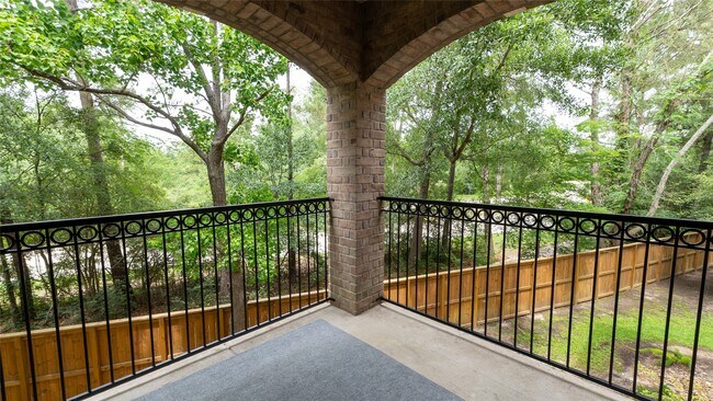 Building Photo - 6607 Lake Woodlands Dr