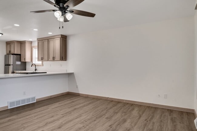 Building Photo - Cardinal Ave