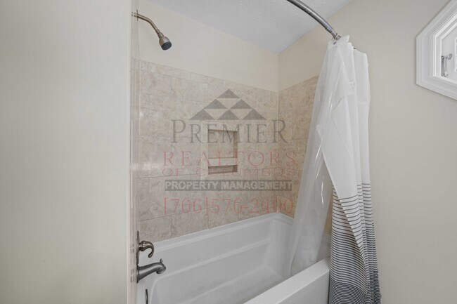 Building Photo - 393 Lee Rd 554