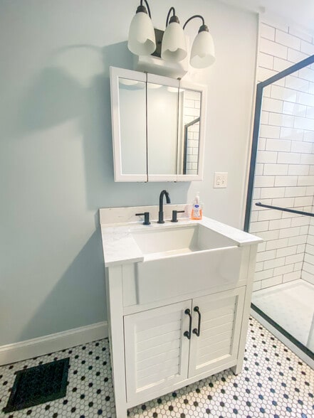 Primary Photo - 71 Arsenal St