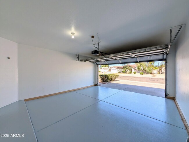 Building Photo - 3028 N 109th Ave