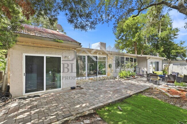 Building Photo - 6714 Nina Rosa Dr