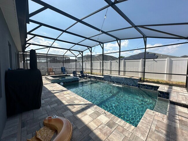 Building Photo - 5580 Vigo Lp
