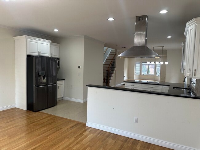 Building Photo - 436 Lawton Ave