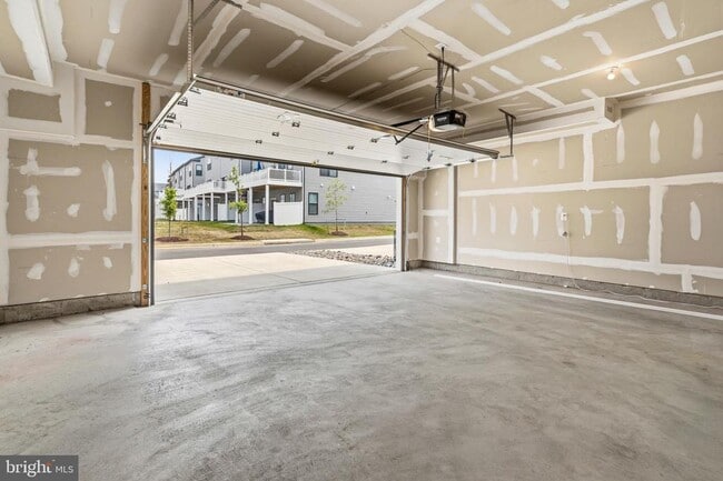 Building Photo - 16007 Hyde Pk Pl