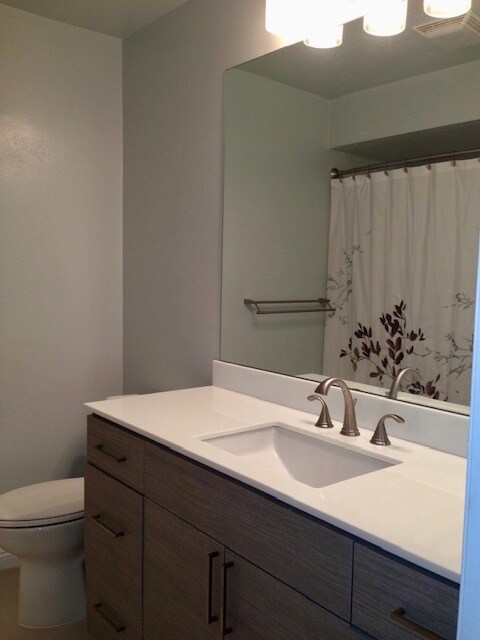 Building Photo - 576 N Bellflower Blvd