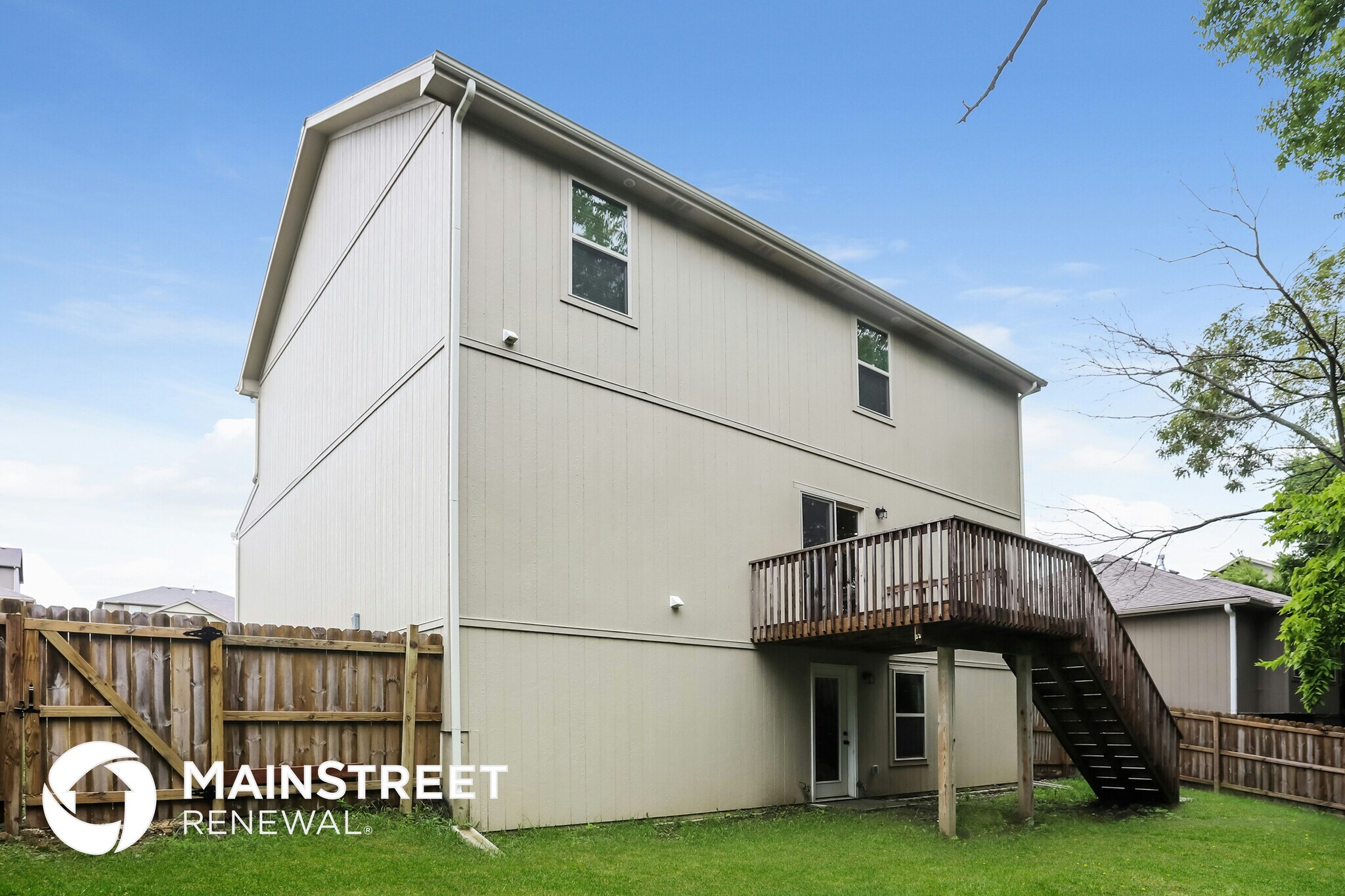 Building Photo - 1302 NW Hilltop Ln