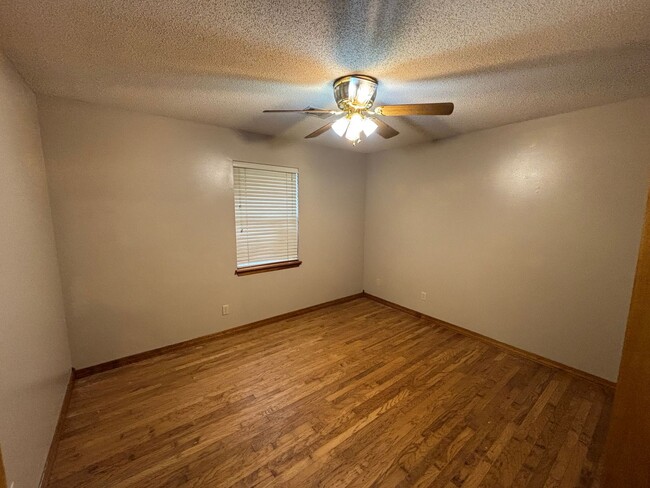 Building Photo - Welcome to your dream home in the heart of Russellville, AR.