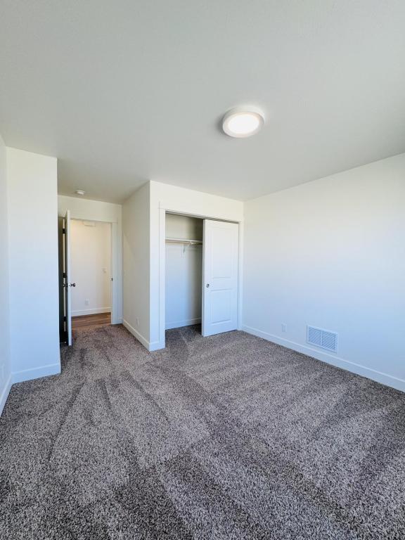 Building Photo - 208 Kinross Ct