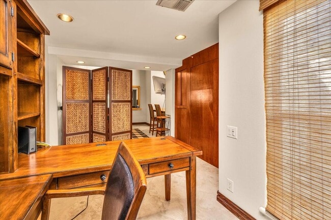 Building Photo - 34820 Mission Hills Dr