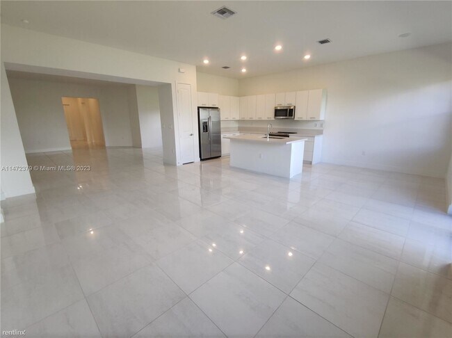 Building Photo - 4 br, 3 bath House - 17507 SW 41st St